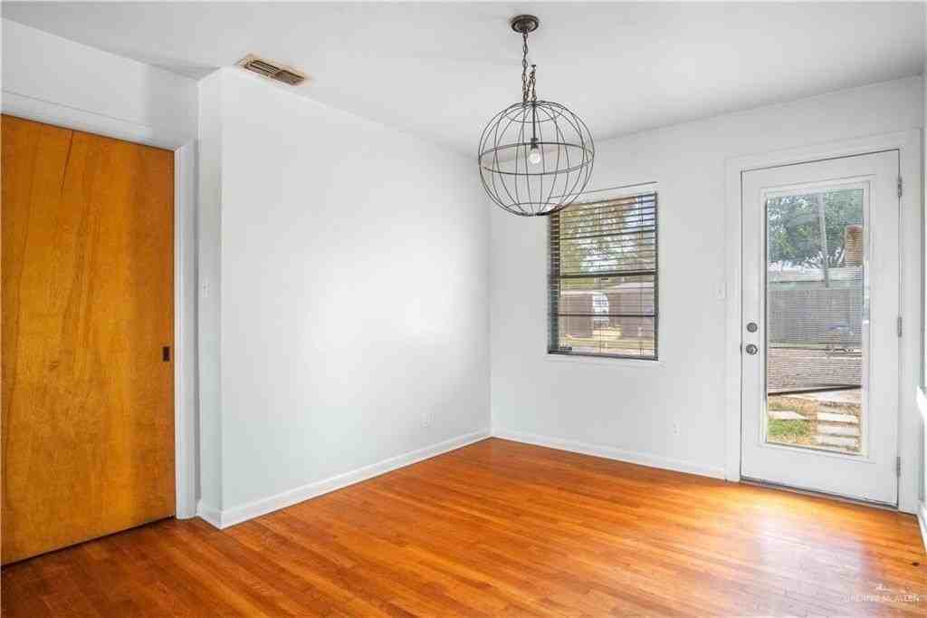 619 Highland Ave - Photo 6 of 12