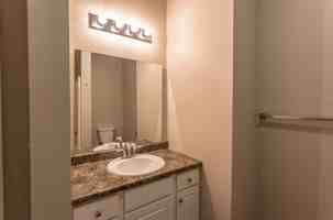 featured image of 923 W Battlefield St