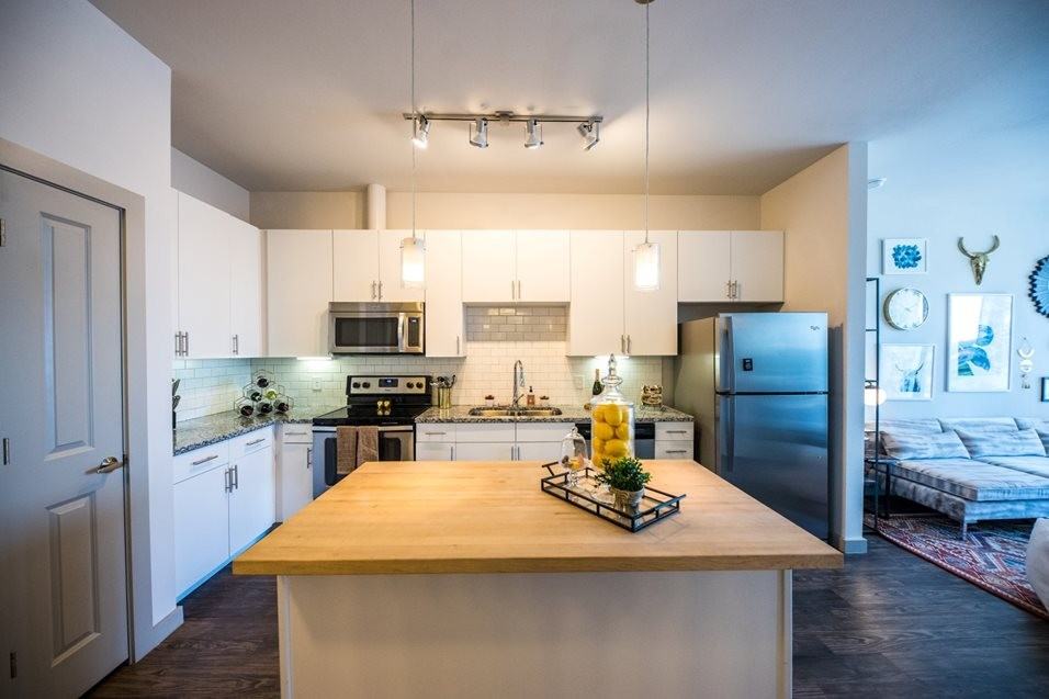 1000 E 5th St #B3 - Photo 6 of 8