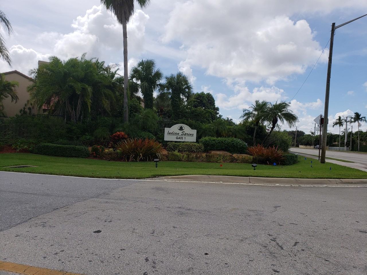 11115 Oakdale Rd - Photo 4 of 30