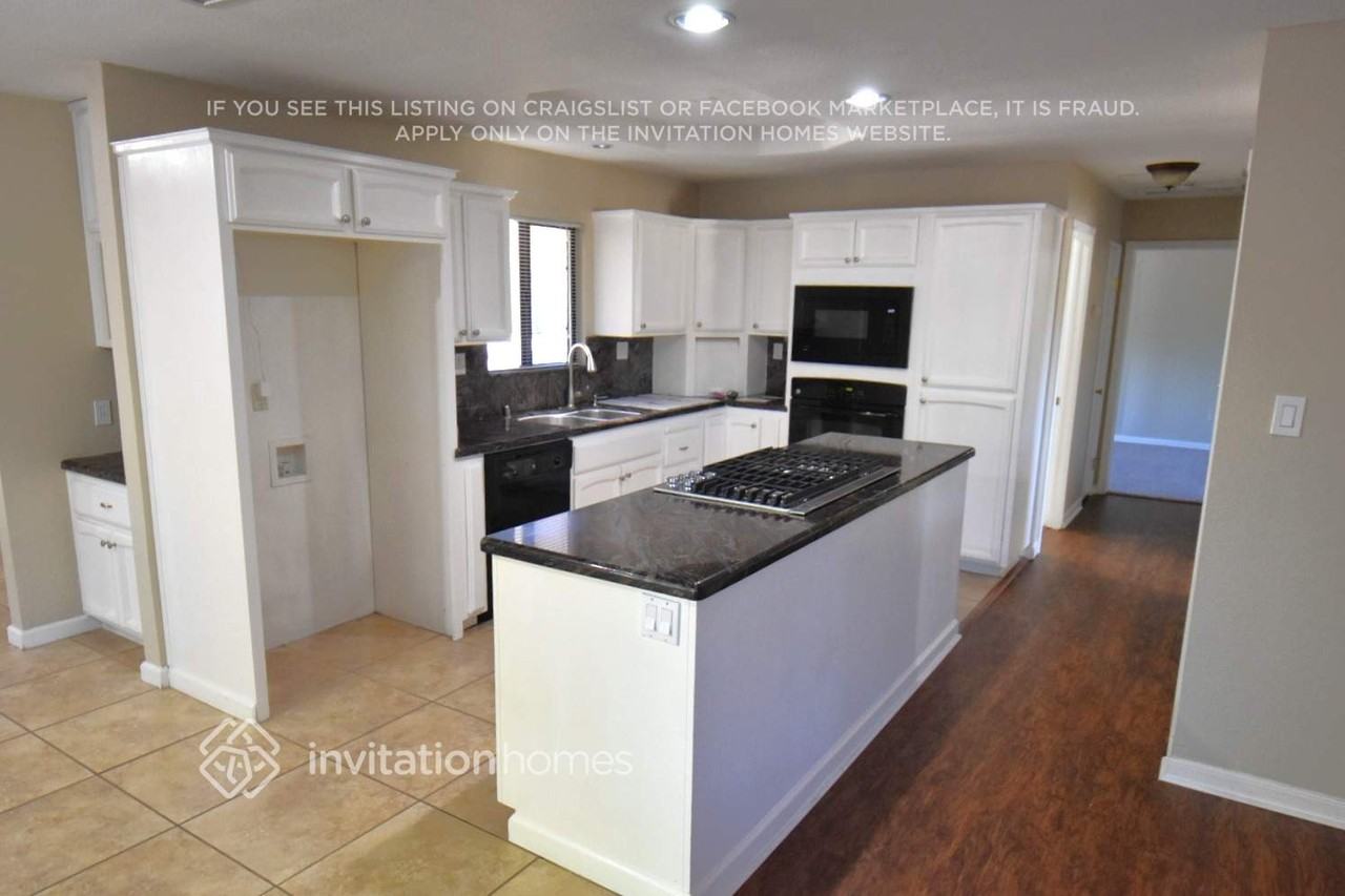 6900 Pin Oak Ct - Photo 3 of 8