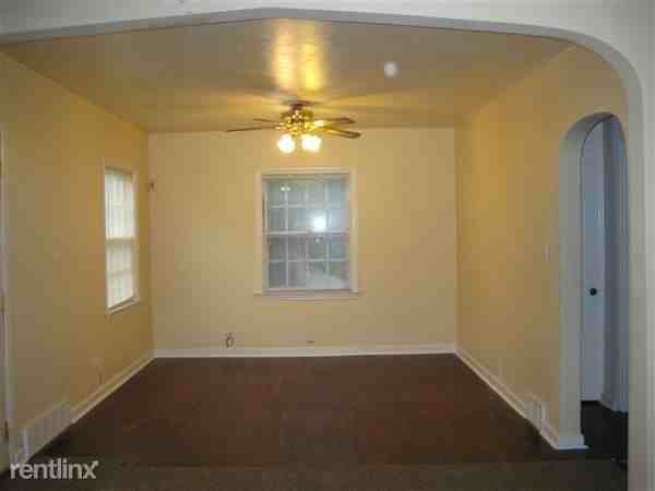 2316 School St - Photo 3 of 10