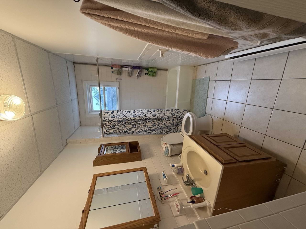 Broadway - Photo 3 of 11