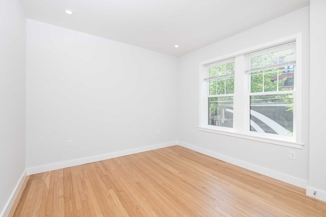 Forest St - Photo 4 of 8