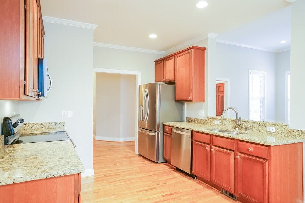 621 Canvas Dr - Photo 7 of 17