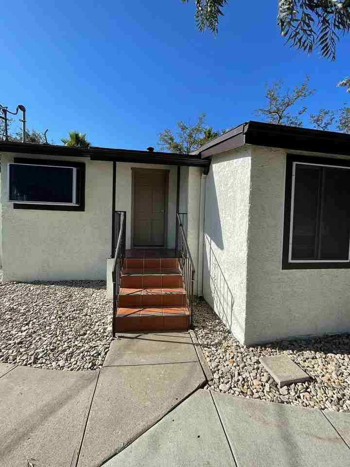 187 Hillcrest Ln - Photo 2 of 10