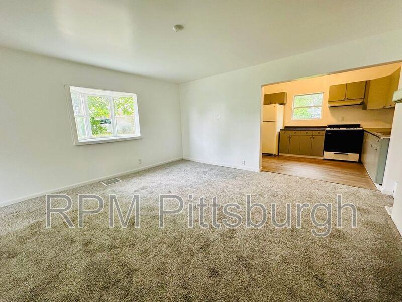 42 Climax St - Photo 2 of 14