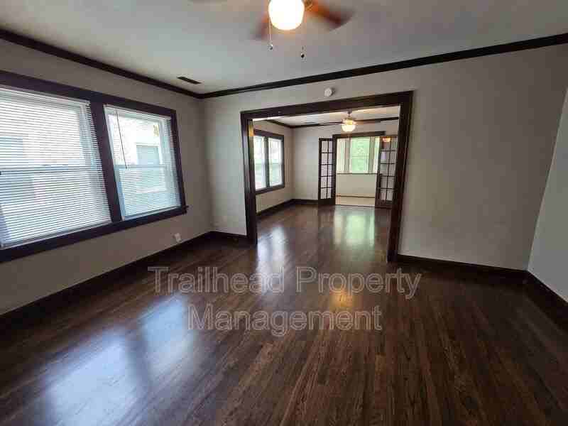 1807 W 41st St #2W - Photo 5 of 16