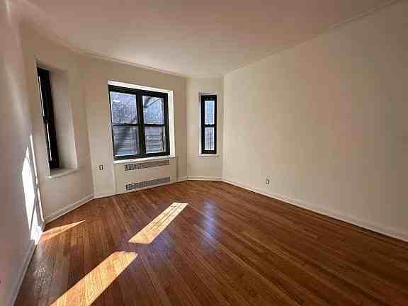 6740 Yellowstone Blvd - Photo 2 of 8