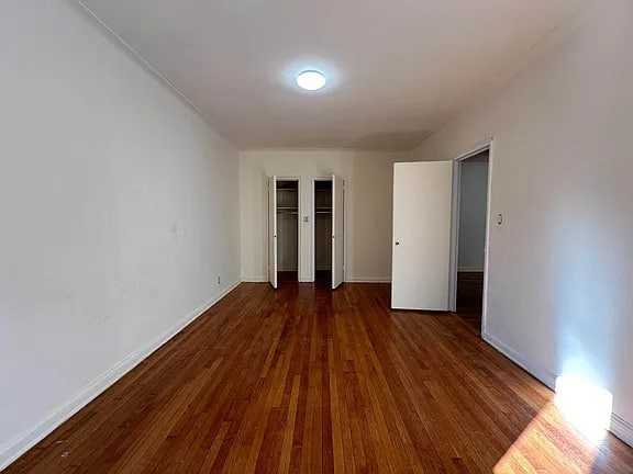 6740 Yellowstone Blvd - Photo 3 of 8