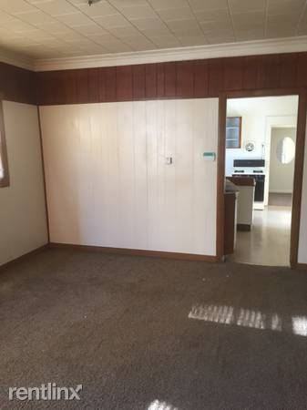 17 7th St - Photo 3 of 8