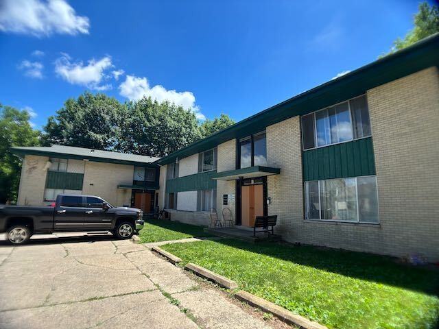 911 N Sheridan Rd #A6