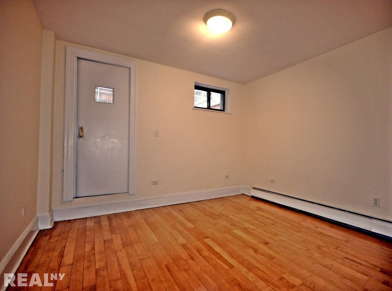 E 84th St #1O - Photo 3 of 6