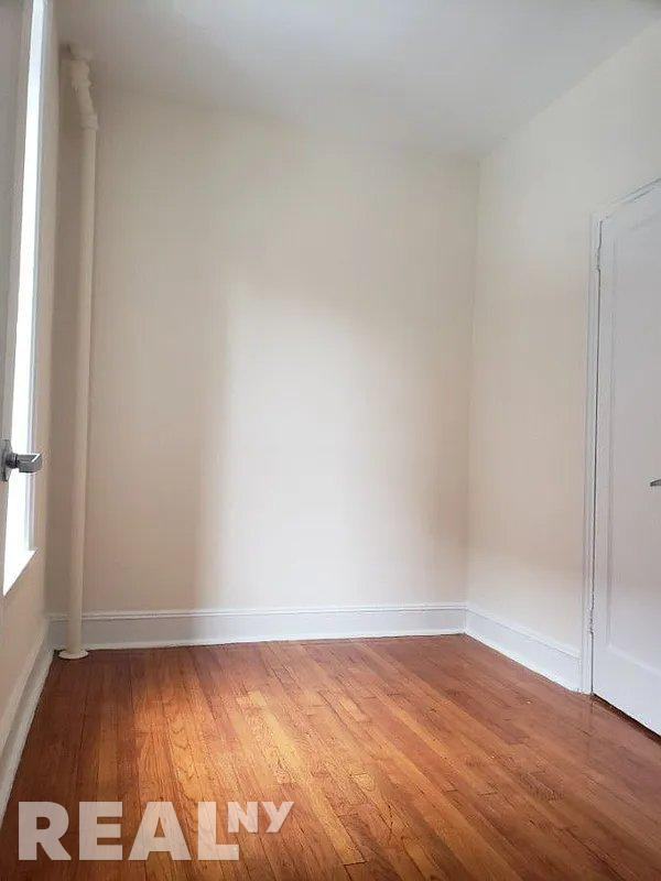 E 38th St #2B - Photo 3 of 7