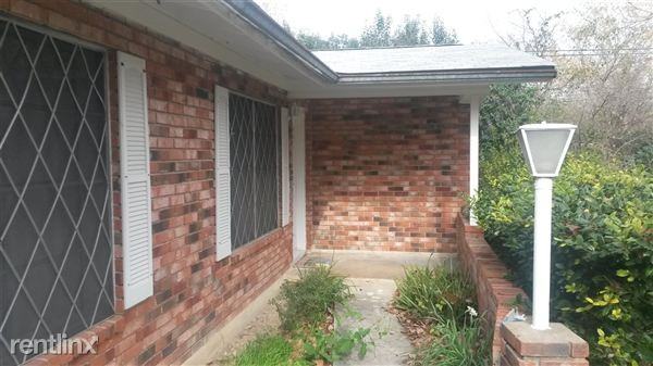 500 Franklin Dr - Photo 2 of 22