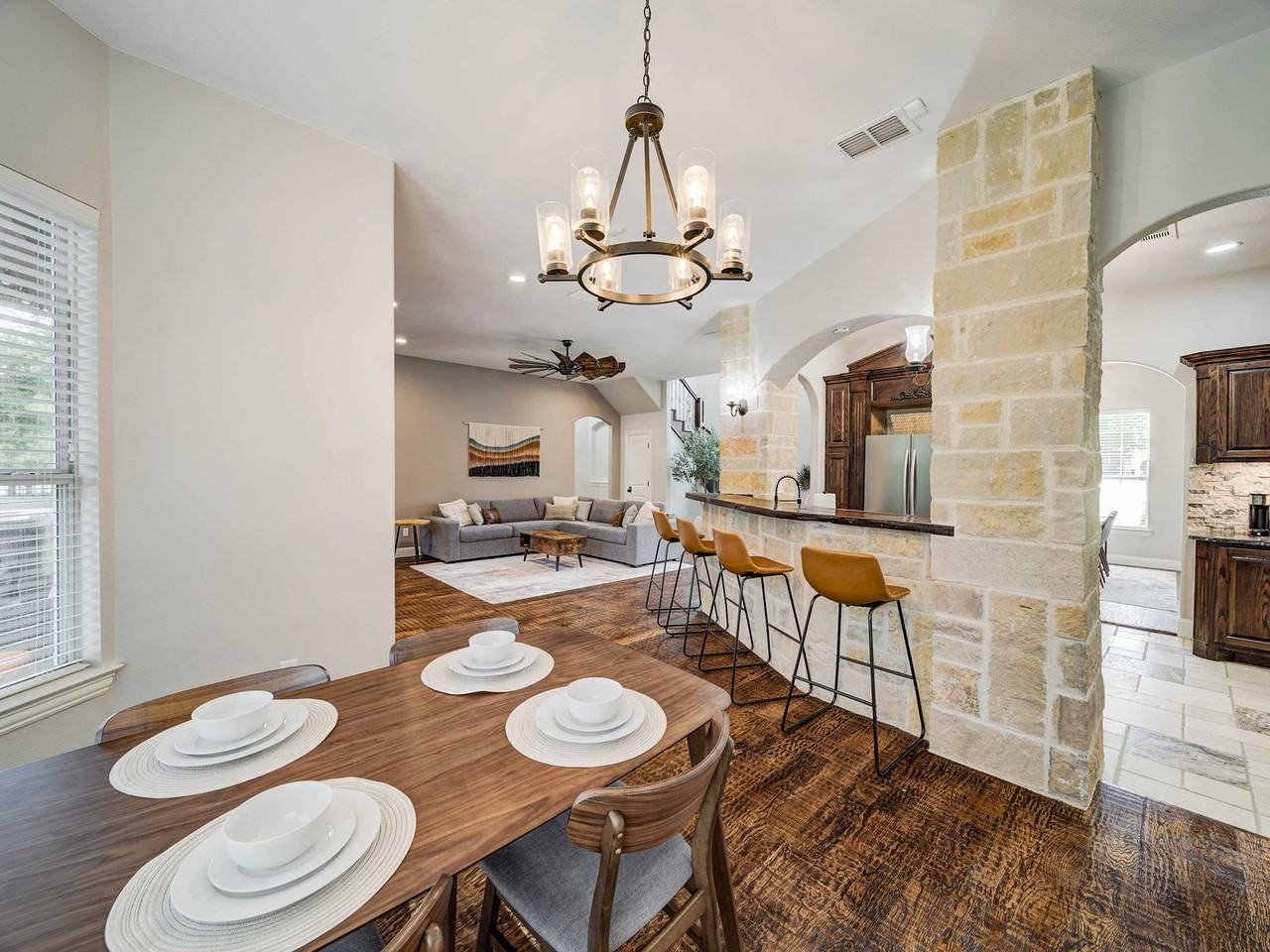 200 Cove Dr #1035608P - Photo 5 of 50