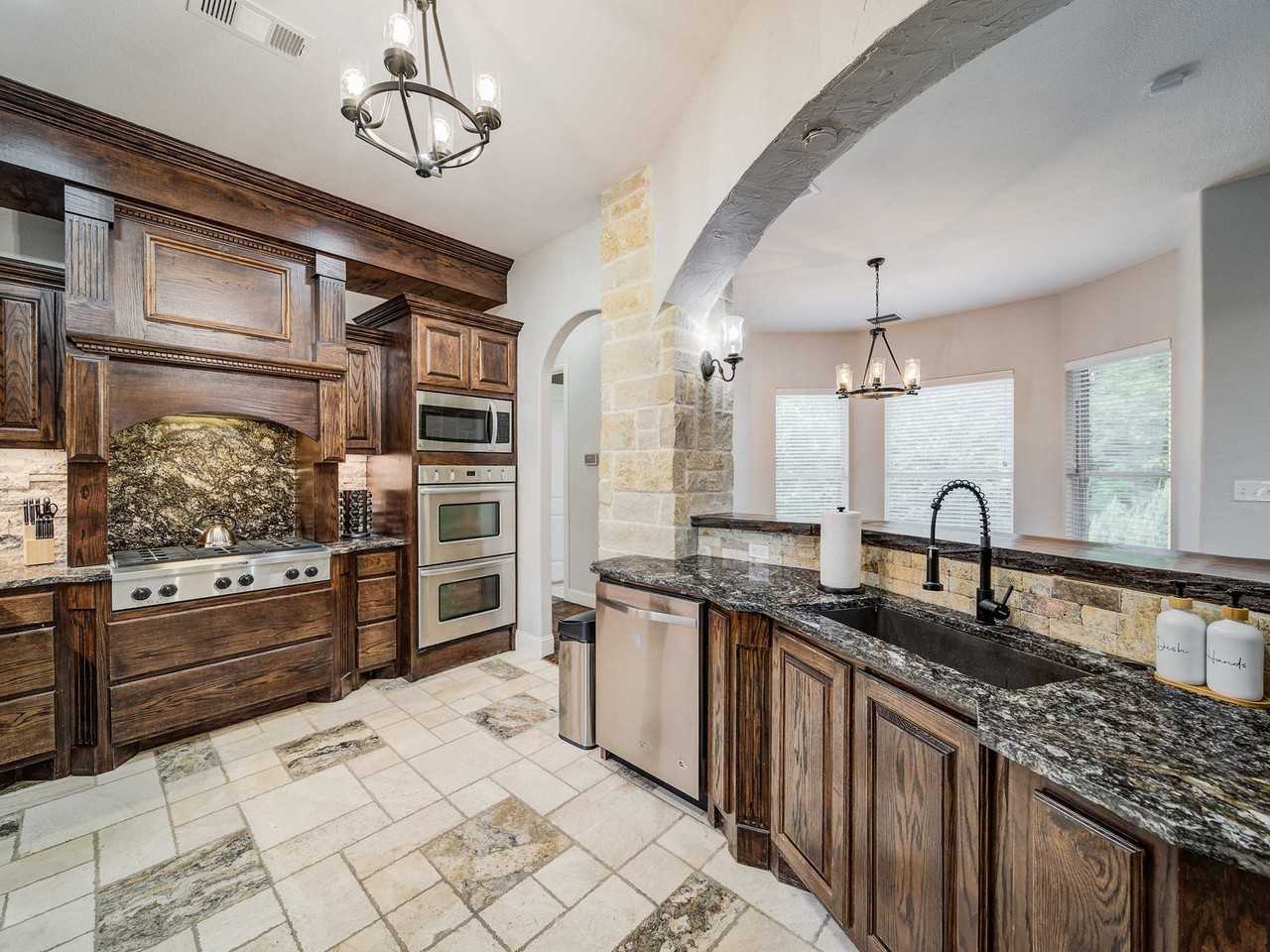 200 Cove Dr #1035608P - Photo 7 of 50