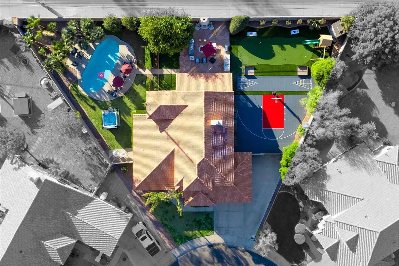 5604 E Beverly Ln #1047091P - Photo 7 of 50