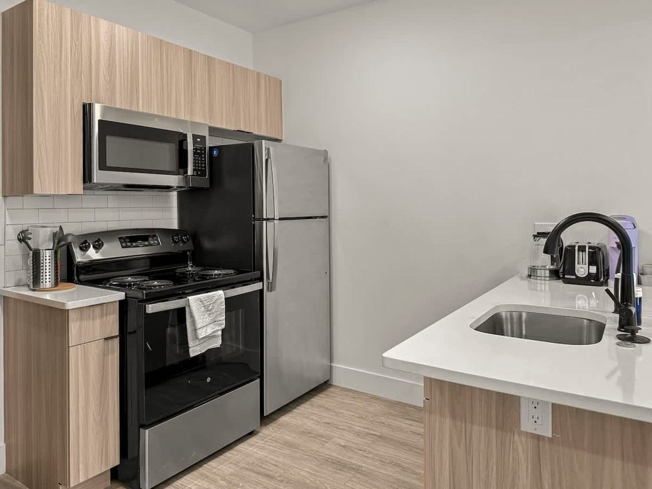 2400 E Huntingdon St #1075544P - Photo 7 of 13