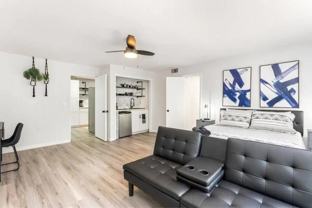 1211 Country Ln - Photo 1 of 1