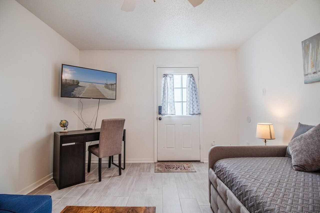 3037 Peel Ave #1094210P - Photo 3 of 27