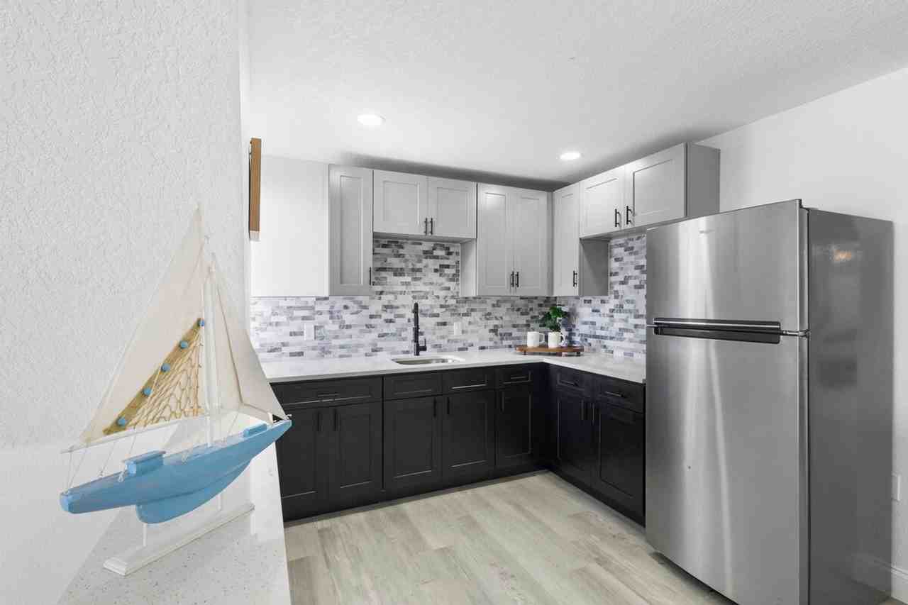 1932 Lake St #1094234P - Photo 2 of 25