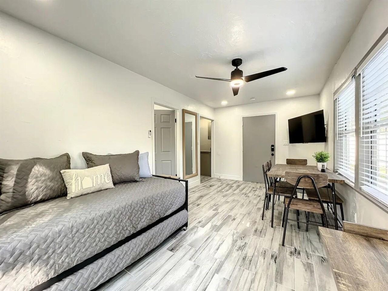 2317 Homeland St #1094239P - Photo 5 of 29