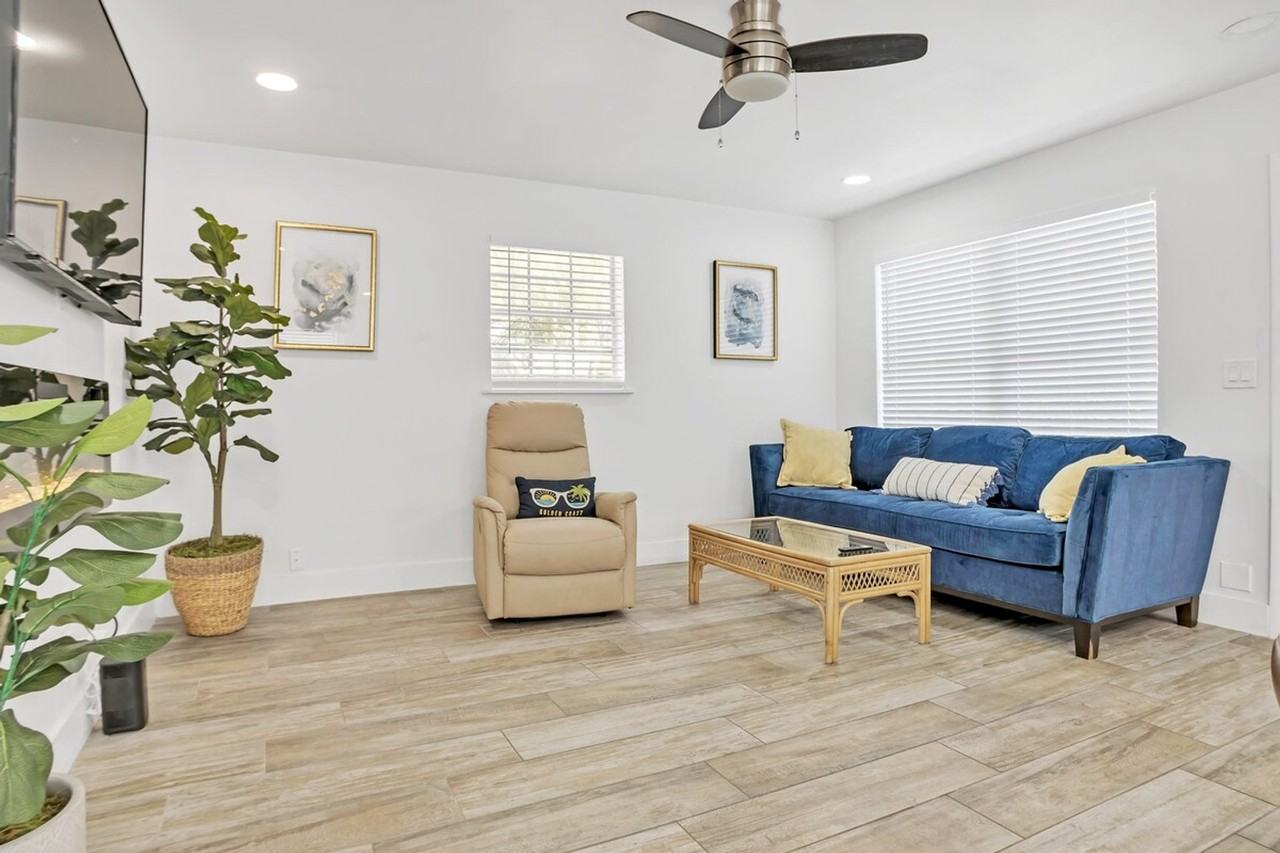 1598 Ne 38th St #1231316P - Photo 2 of 21