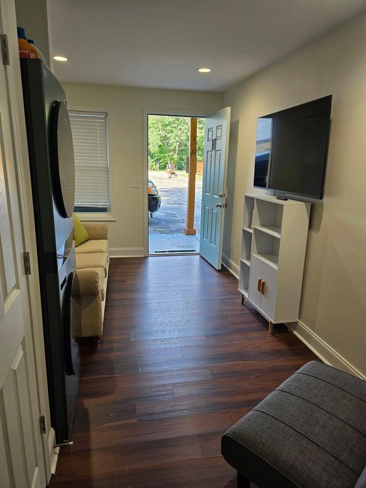 1307 Buncombe Rd #1234795P - Photo 7 of 11