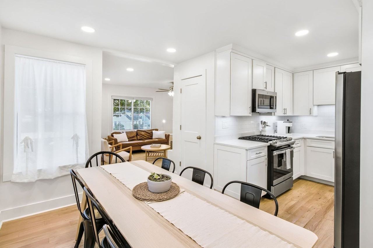 1990 Wingate Rd #1240898P - Photo 5 of 36