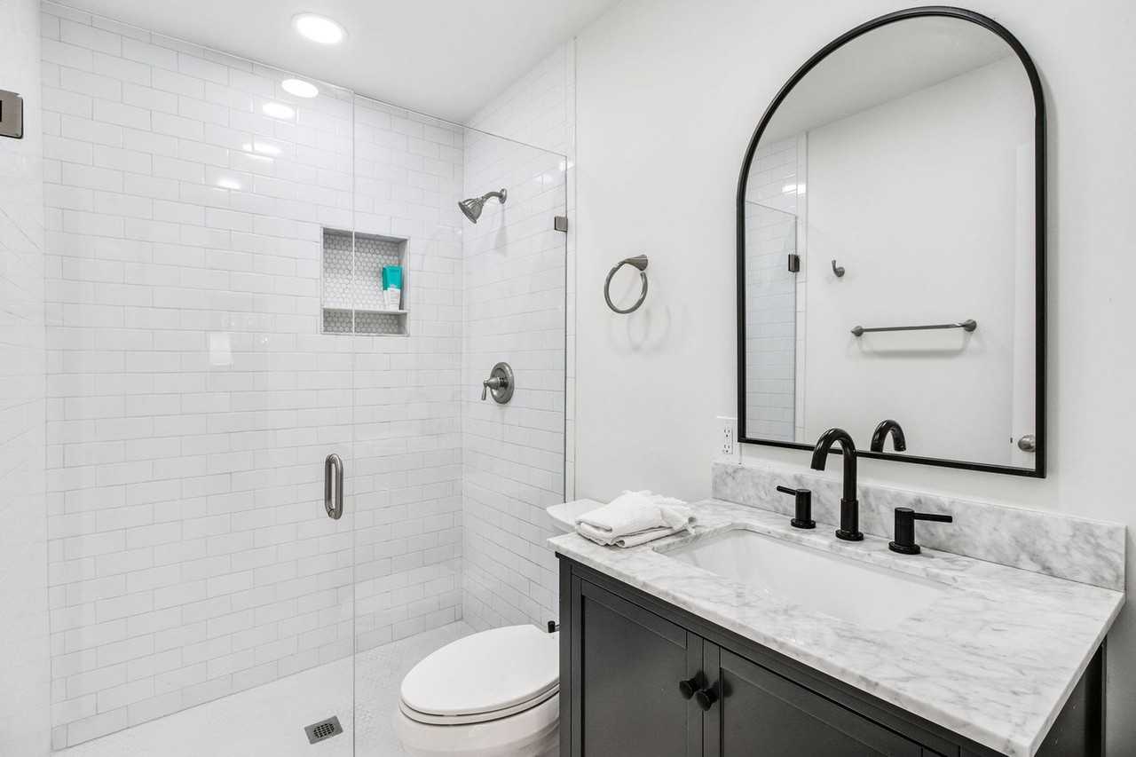 1990 Wingate Rd #1240898P - Photo 6 of 36