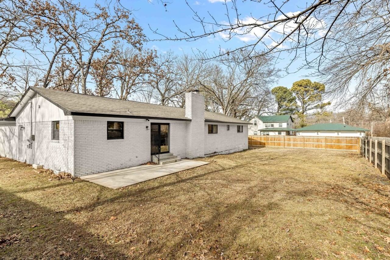 201 N Dogwood St #1241305P - Photo 2 of 43