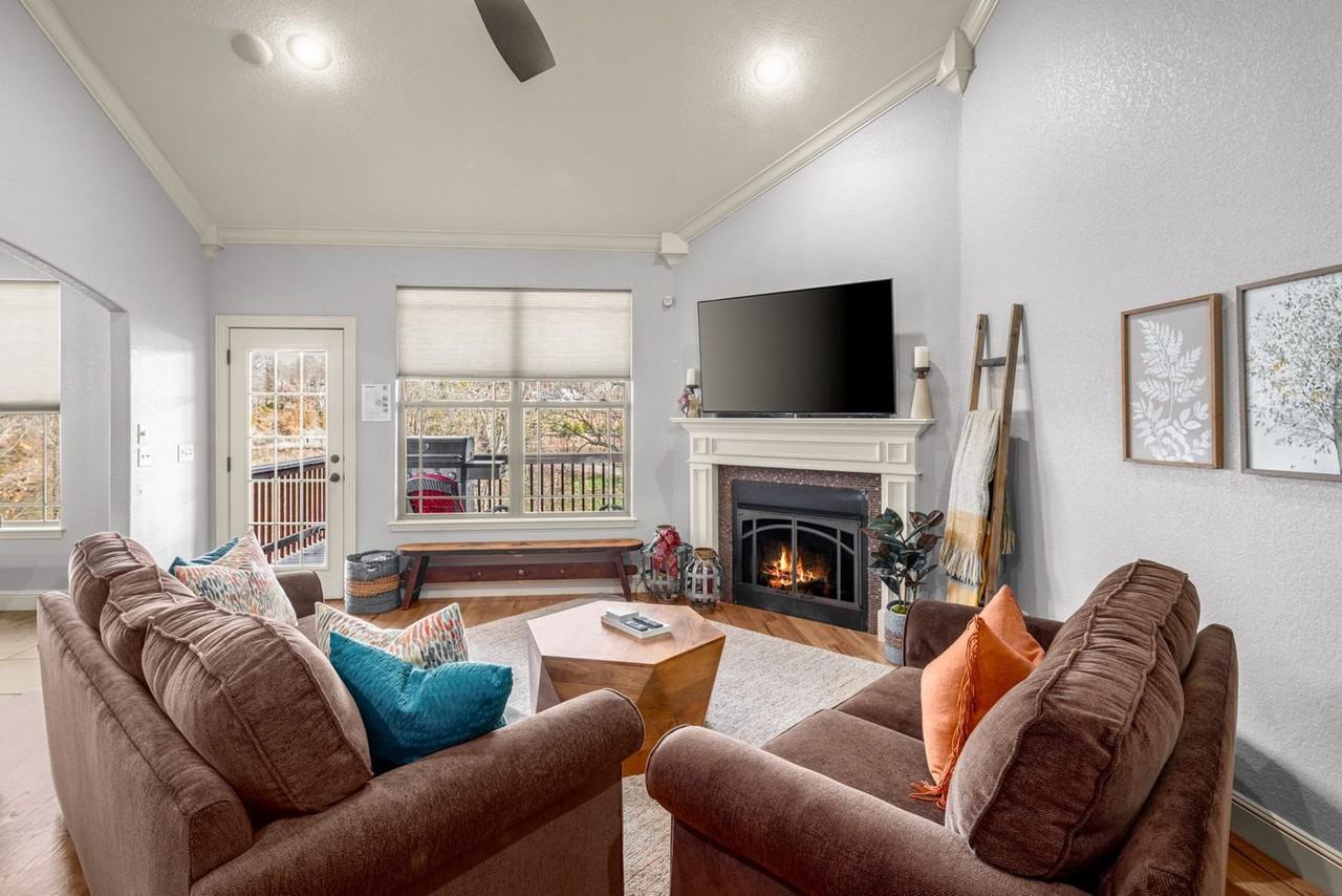 30 Rutland Drive #1241311P - Photo 2 of 45