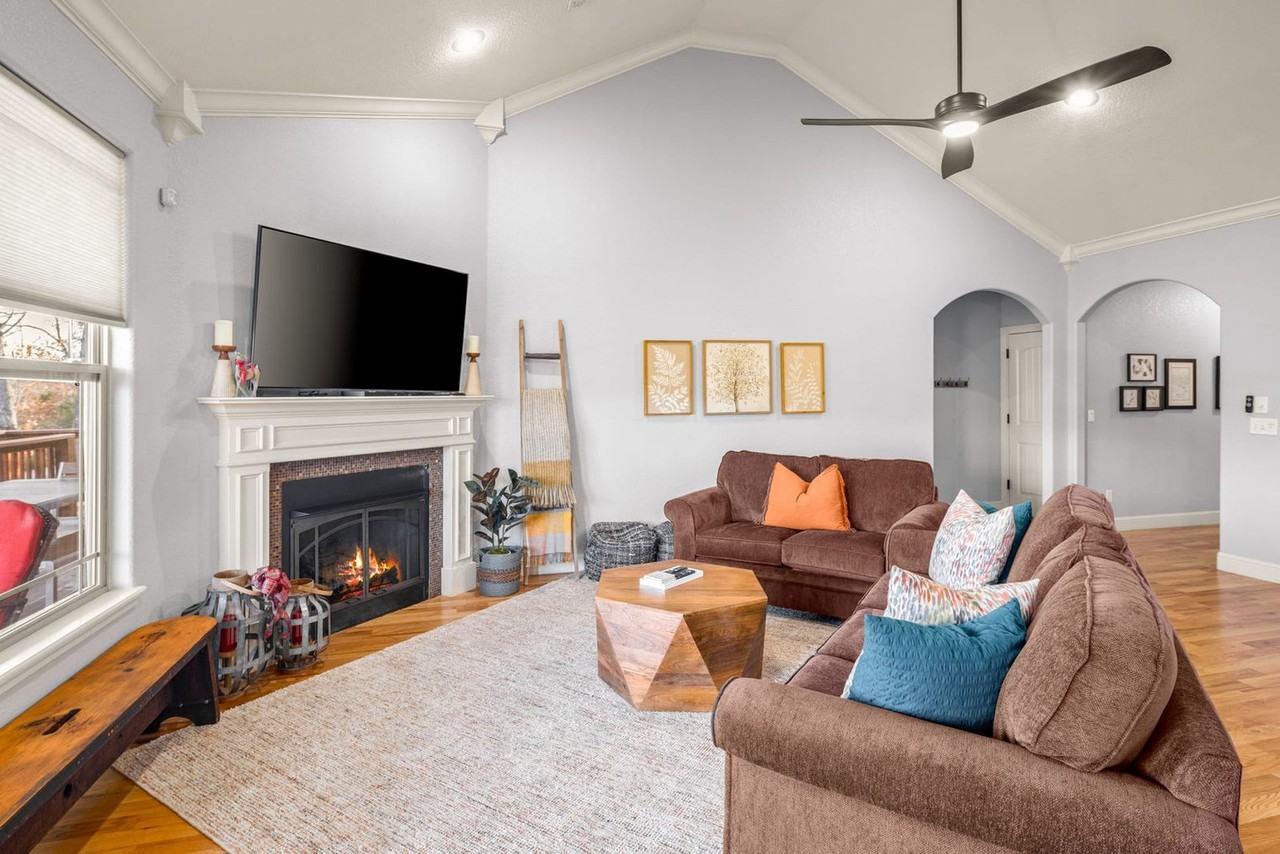 30 Rutland Drive #1241311P - Photo 3 of 45