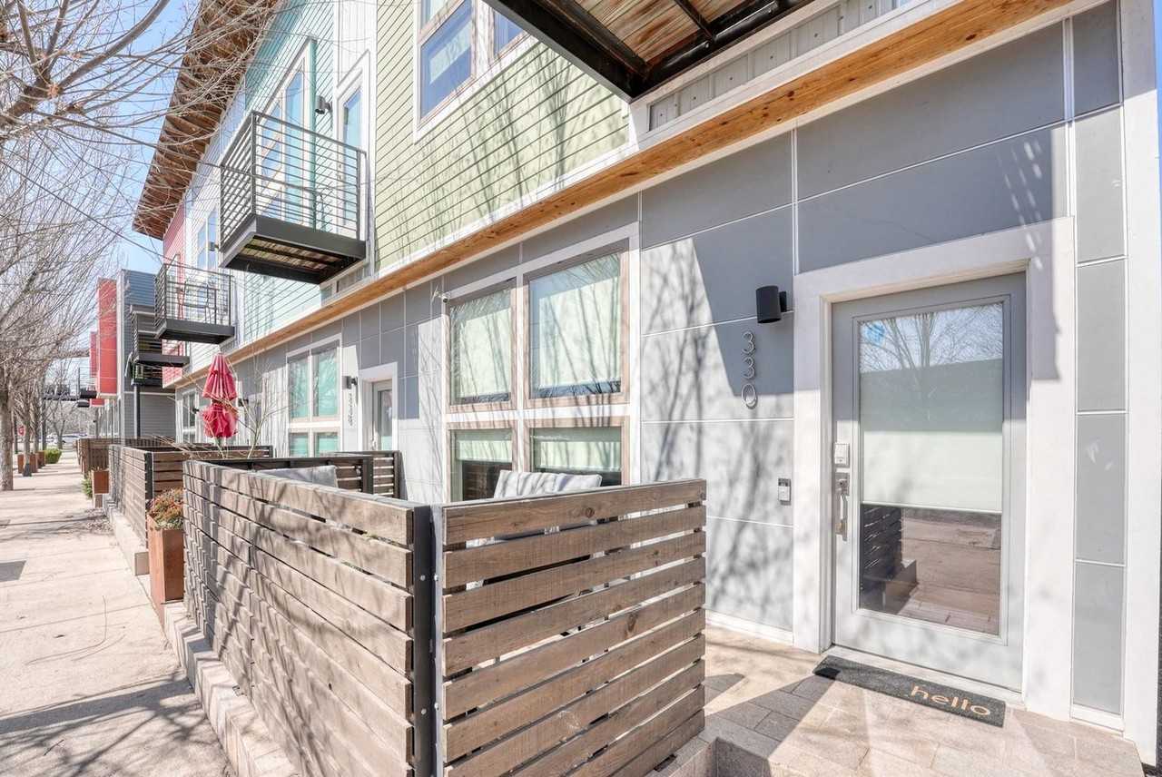 330 W 5th St #1241344P - Photo 2 of 27