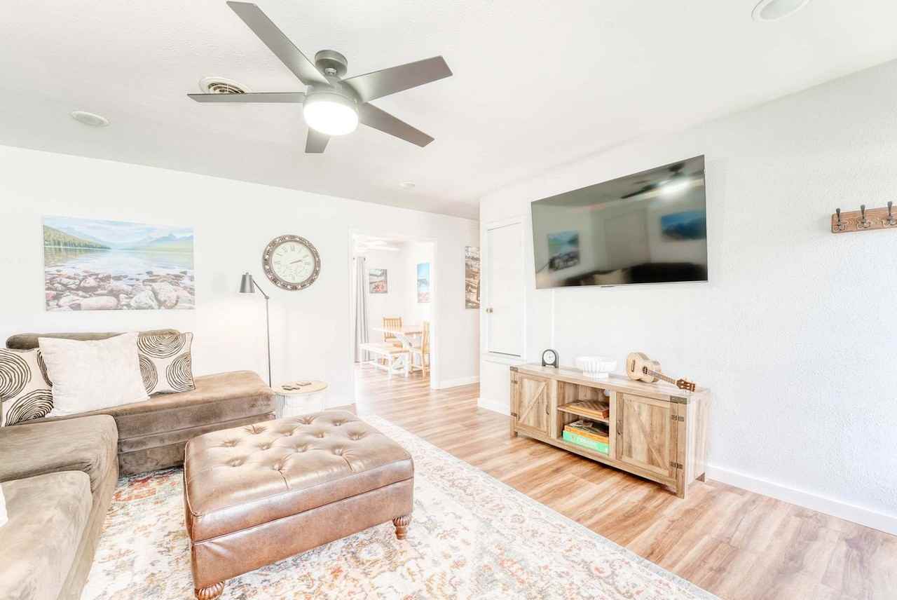 1308 Se E St #1241345P - Photo 4 of 29