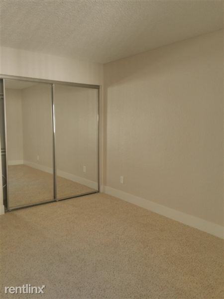 Bella La Costa Apartments - Photo 2 of 16