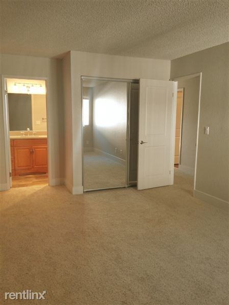 Bella La Costa Apartments - Photo 3 of 16