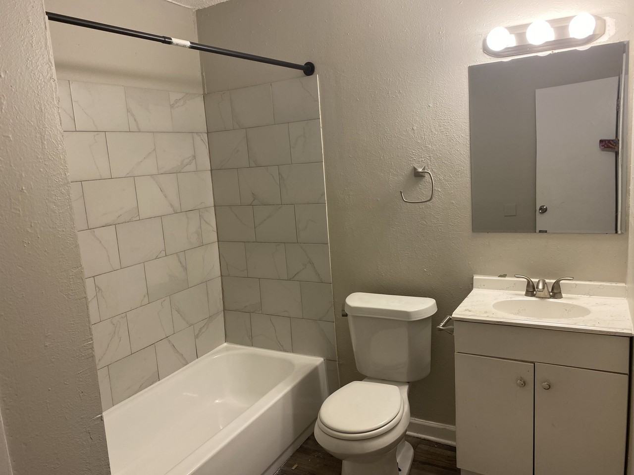 Buena Vida Apartments - Photo 7 of 14