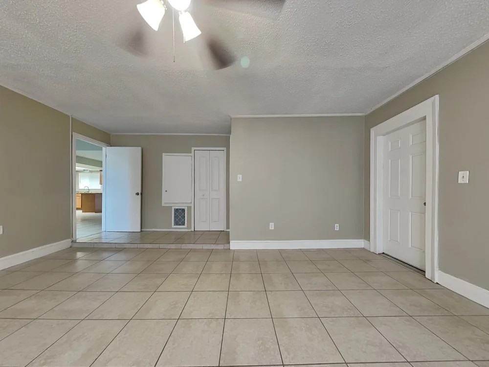 3715 Coppertree Cir - Photo 3 of 14