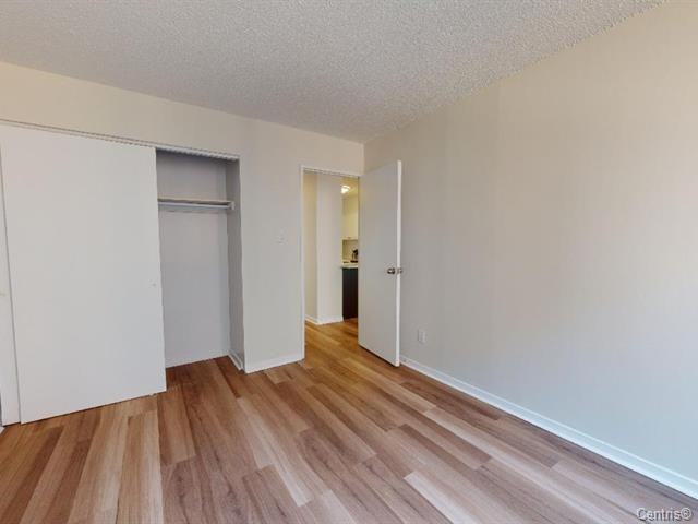 1025 Rue Sherbrooke Est #1407 - Photo 2 of 12