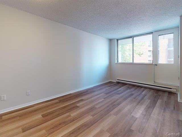 1025 Rue Sherbrooke Est #1407 - Photo 3 of 12