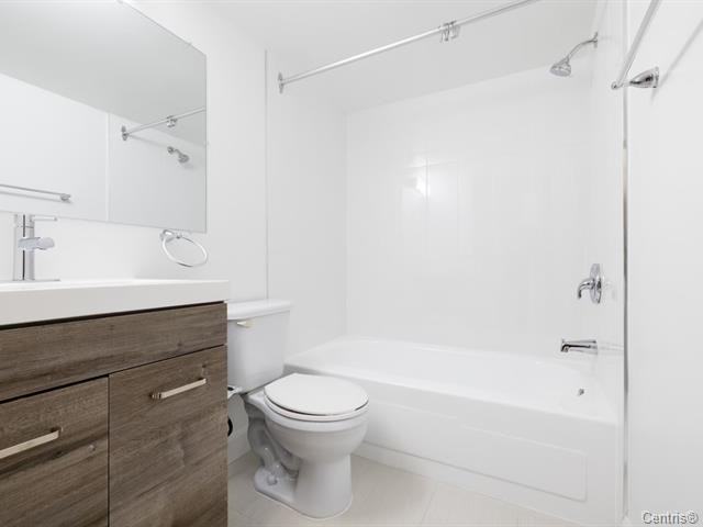 1025 Rue Sherbrooke Est #1407 - Photo 5 of 12