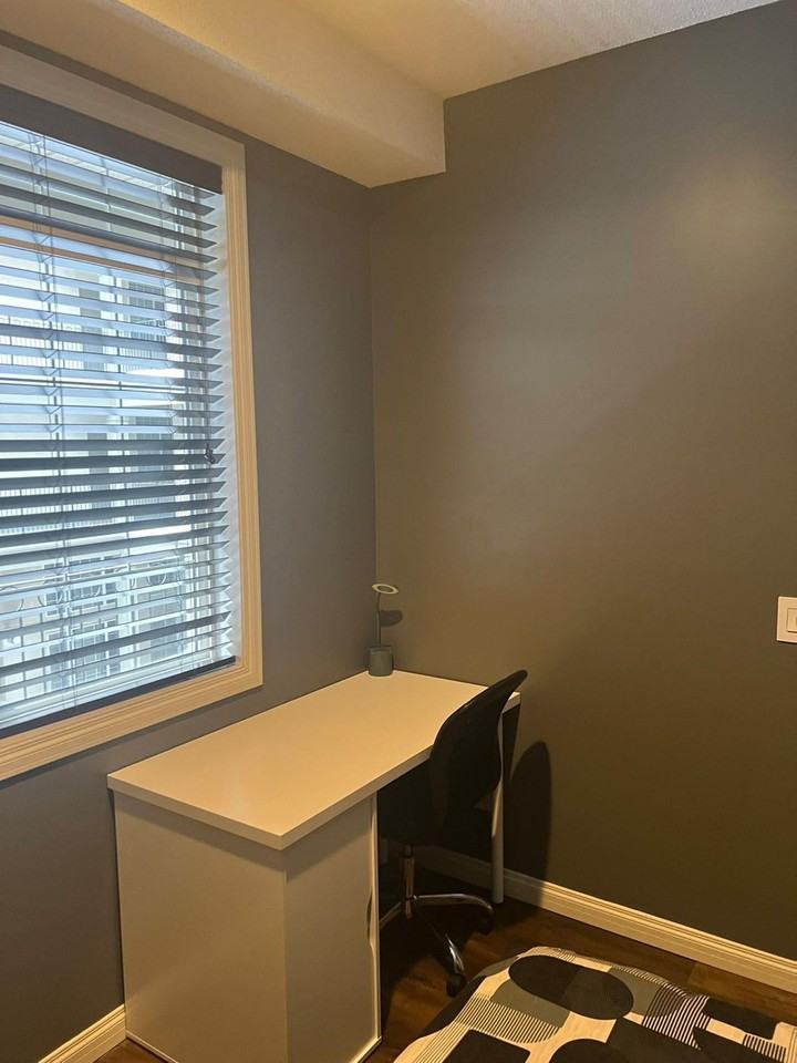 527 15 Ave SW - Photo 2 of 7