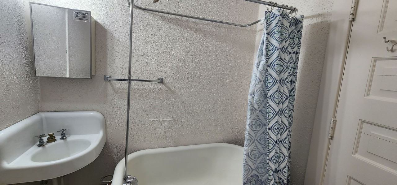 Gardner - Photo 3 of 35