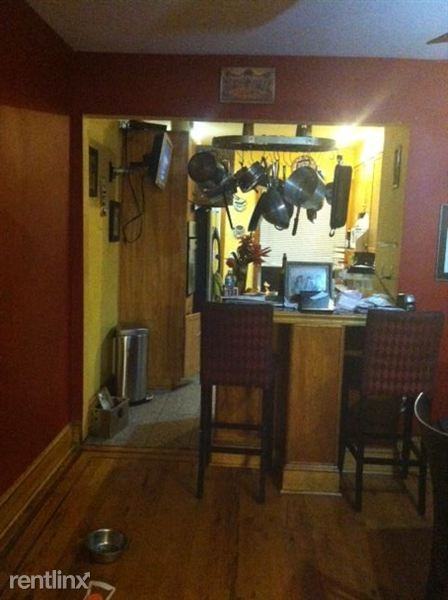 437 Cornwall St - Photo 2 of 3