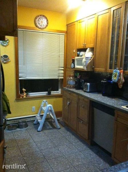 437 Cornwall St - Photo 3 of 3