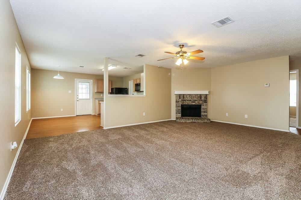 4113 Hunters Creek Dr - Photo 3 of 15