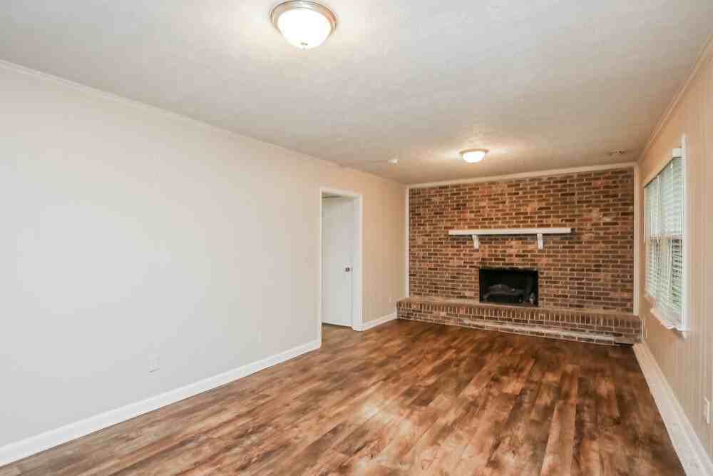 2264 Old Concord Dr Se - Photo 5 of 18