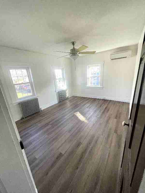 302 E Sunbury St #2 - Photo 2 of 9